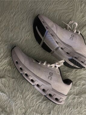 On Cloudgo Women's Athletic Running Shoes - White/Gray